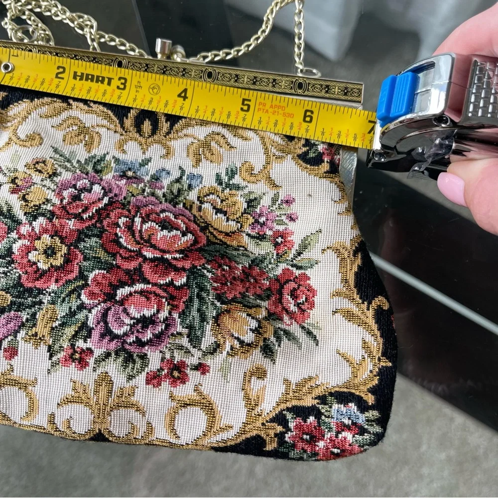 Vintage Small Kisslock Floral Tapestry Chain Evening Bag Romantic Historic‎